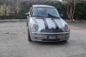Mini cooper r56 1600 benzinz/gpl