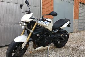 TRIUMPH Street Triple 675
