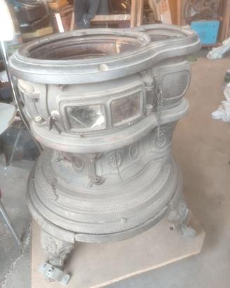 stufa in ghisa vintage