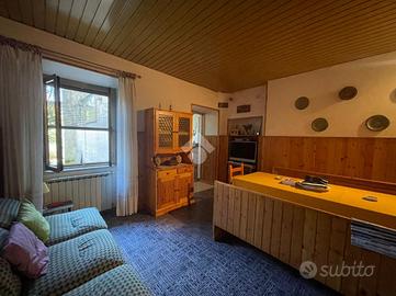 CASA SEMINDIPENDENTE A PIEDIMONTE SAN GERMANO