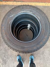 gomme Michelin 205-75-16 C