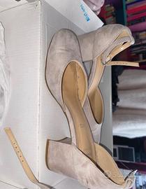 Scarpe con tacco di camoscio Bata