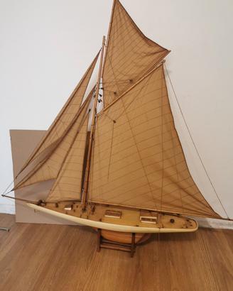 modello statico barca a vela America Cap