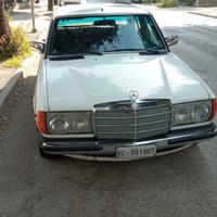 Mercedes Benz 240D. W123 1979