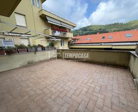 Trilocale con ampi terrazzi e posto auto