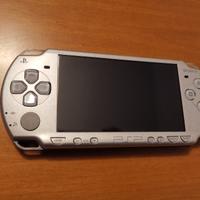 PSP Grigia con Giochi 
