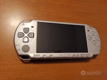 PSP Grigia con Giochi 