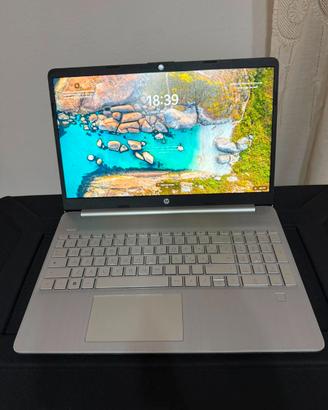 PC HP 15s - i7 12ª Gen / 16GB RAM / 512GB SSD