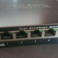 Switch D-Link DES-105 – 5 Porte Fast Ethernet