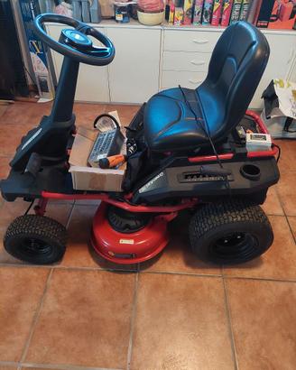 Trattorino tagliaerba a batteria