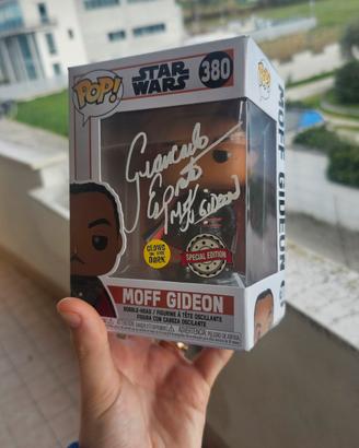 funko pop Moff gideon con firma giancarlo esposito