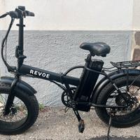Bicicletta elettrica e-bike Revoe