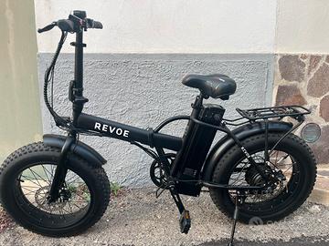 Bicicletta elettrica e-bike Revoe