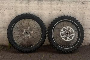 Cerchi Excel + gomme KTM SX 125 mai usate