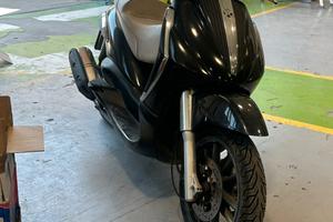 Beverly 400