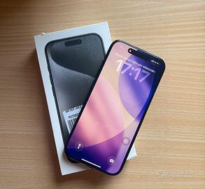 iPhone 15 Pro titanio nero perfetto, iOS 27 e AI