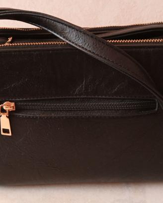 Borsa Donna a Tracolla Nera – Compatta e Capiente