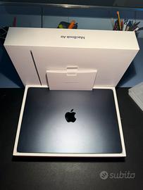 MacBook air 13,6 M2 2023 (97%) di batteria