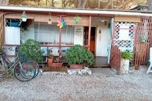 roulotte con veranda in legno