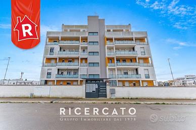 Appartamento di 80 m² con 2 locali e box auto a Le