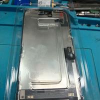 iPhone 16 display 