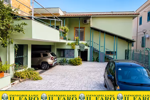 Villa indipendente con giardino, giugliano