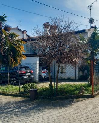 San Canzian PIERIS accostata con giardinetto