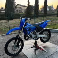 YAMAHA YZ 125