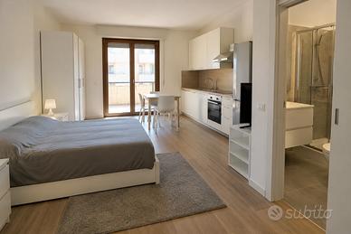 BILOCALE con TERRAZZO e GARAGE / ROMA SUD