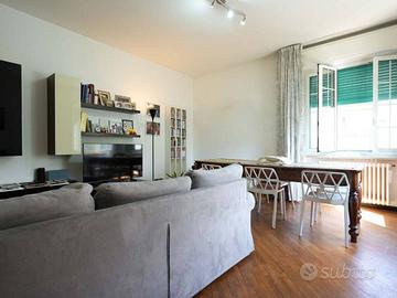 Appartamento di 160 m² con 5 locali e box auto a P