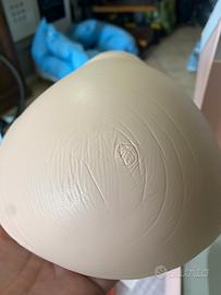 Protesi mammaria in silicone