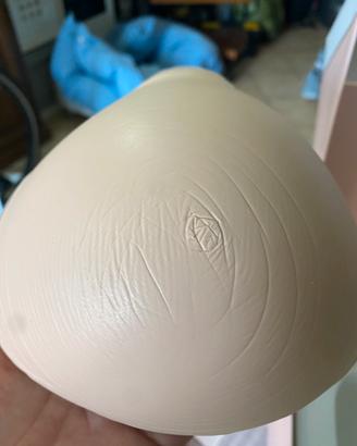 Protesi mammaria in silicone
