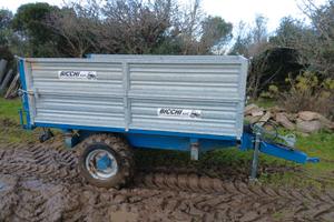 Rimorchio trazionato per trattore