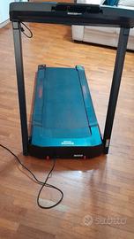 Tapis roulant elettrico RUN 100E compatto e connes