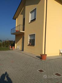 Casa singola con capannone a mancasale