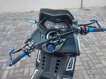 MANUBRIO NAKED T MAX 500 T MAX 530 TMAX 560