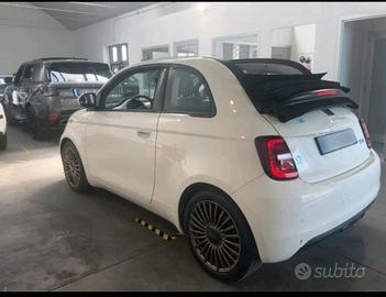 Fiat 500 500e Cabrio 42 kWh Red