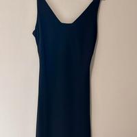 Vestito nero elegante con spalline