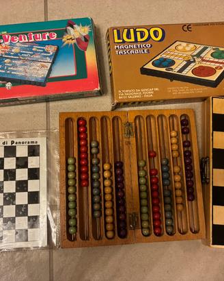 Set di giochi da viaggio vintage.