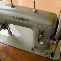 Macchina per cucire d'epoca FIAMSIMCA