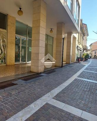 NEGOZIO A GALLARATE