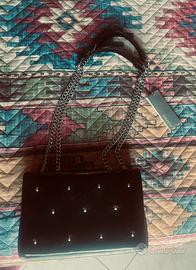 Tracollina Parfois, nera con borchiette