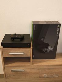 Xbox One X 1TB + 5 Videogiochi 