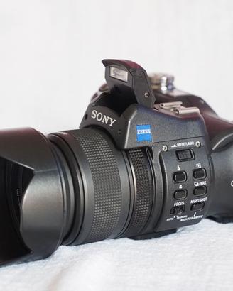 Sony Cyber-shot DSC-F828 – Ottica Zeiss e sensore