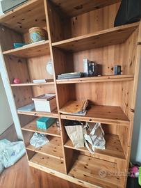 Libreria in legno massello 