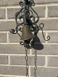 Campana di bronzo von supporto