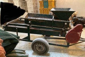 Cernitrice agricola per raccolta olive