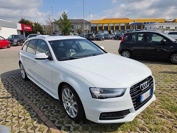 Audi A4 Avant 2.0 TDI 150 CV S-Line (Int/Est)