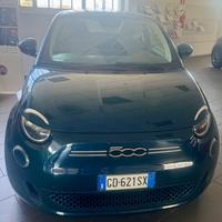Fiat 500 500e Berlina 42 kWh La Prima
