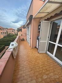 Bilocale con ampio terrazzo